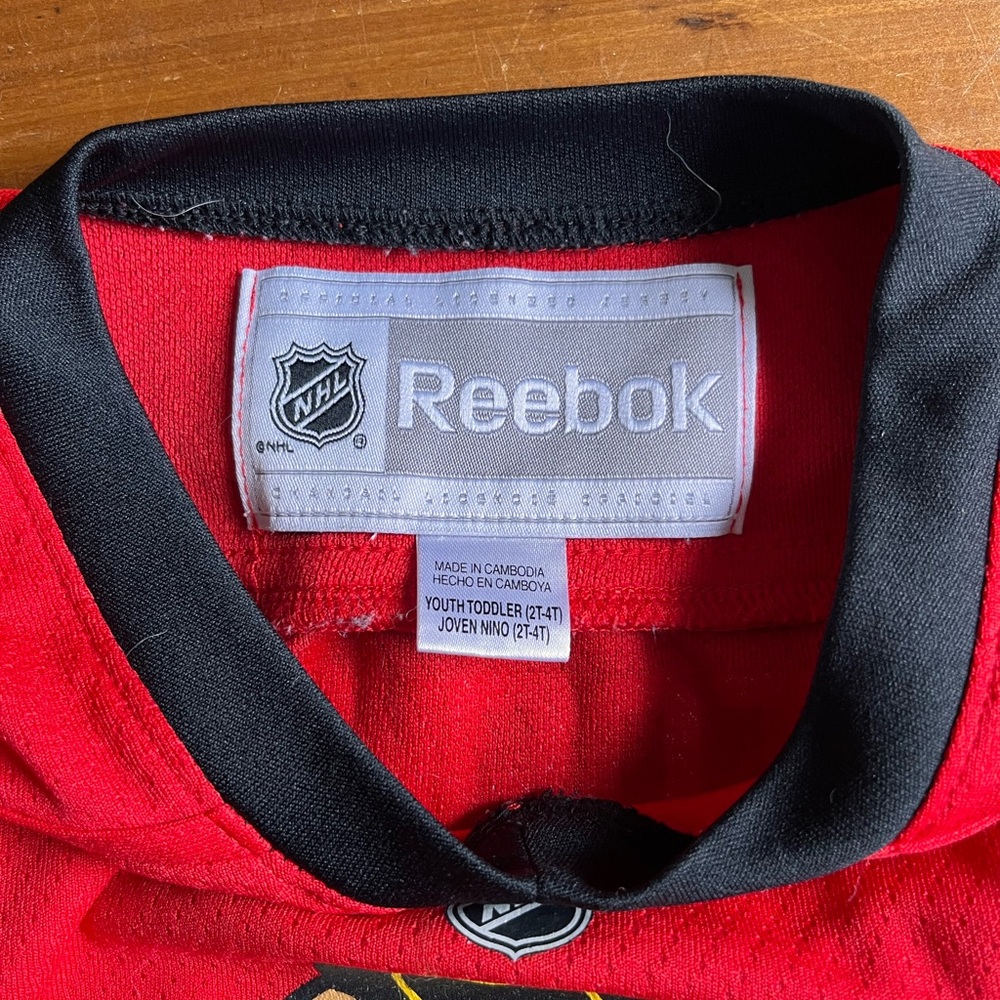 Reebok Toddler Blackhawks Jersey - Picture 4 of 4